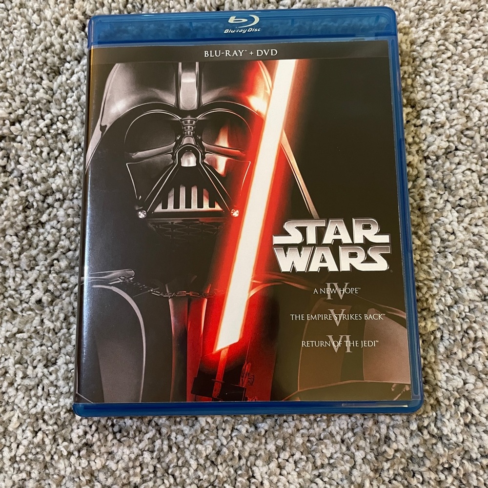 Star Wars Episodes IV, V, VI Blu-Ray + DVD 6-disc Set, Very Good Condition!